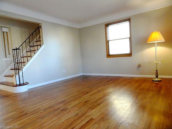 2nd image of 838 E 220th St