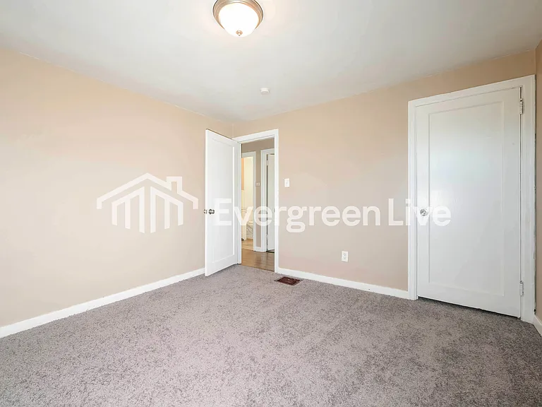 317 Johnston Rd — Photo 8