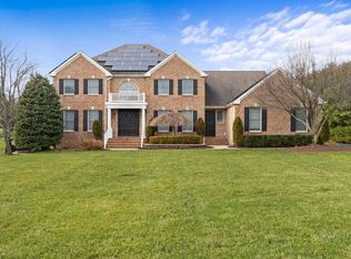 121 Highland Ridge Rd, Manalapan, NJ 07726