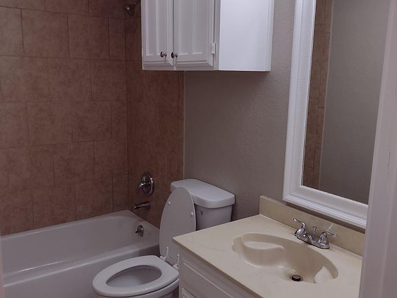 3rd image of 7624 Echo Hill Dr