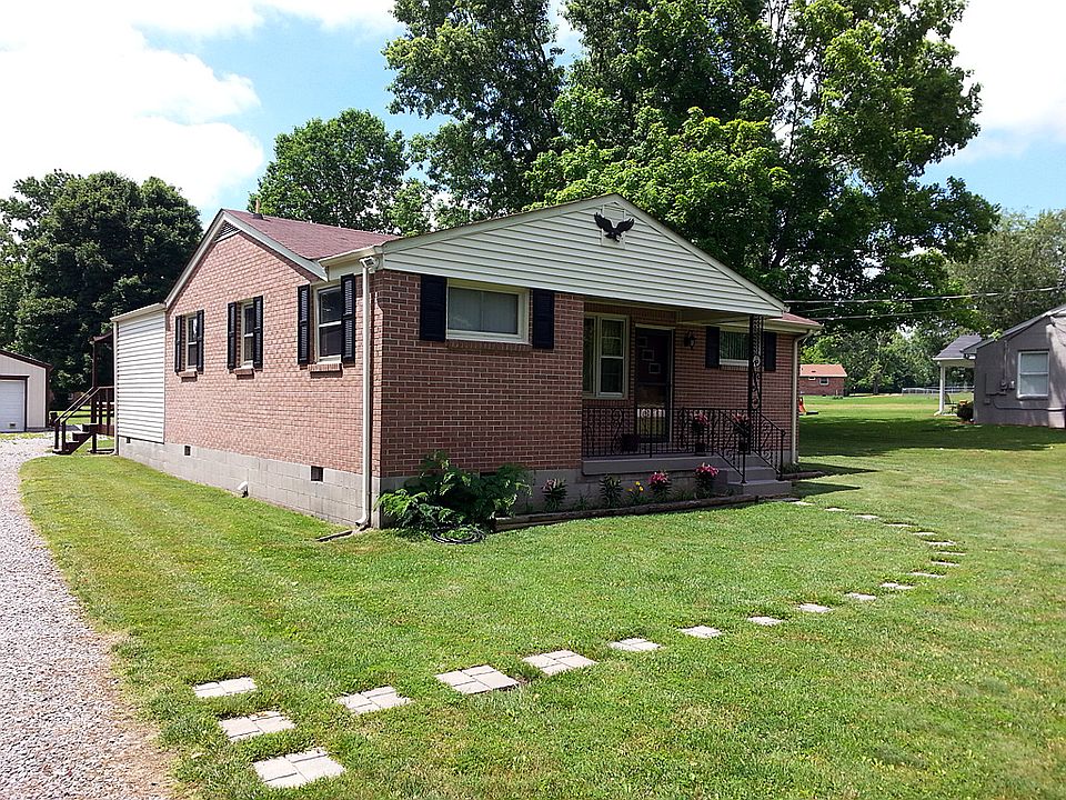 Main Exterior Driveway View