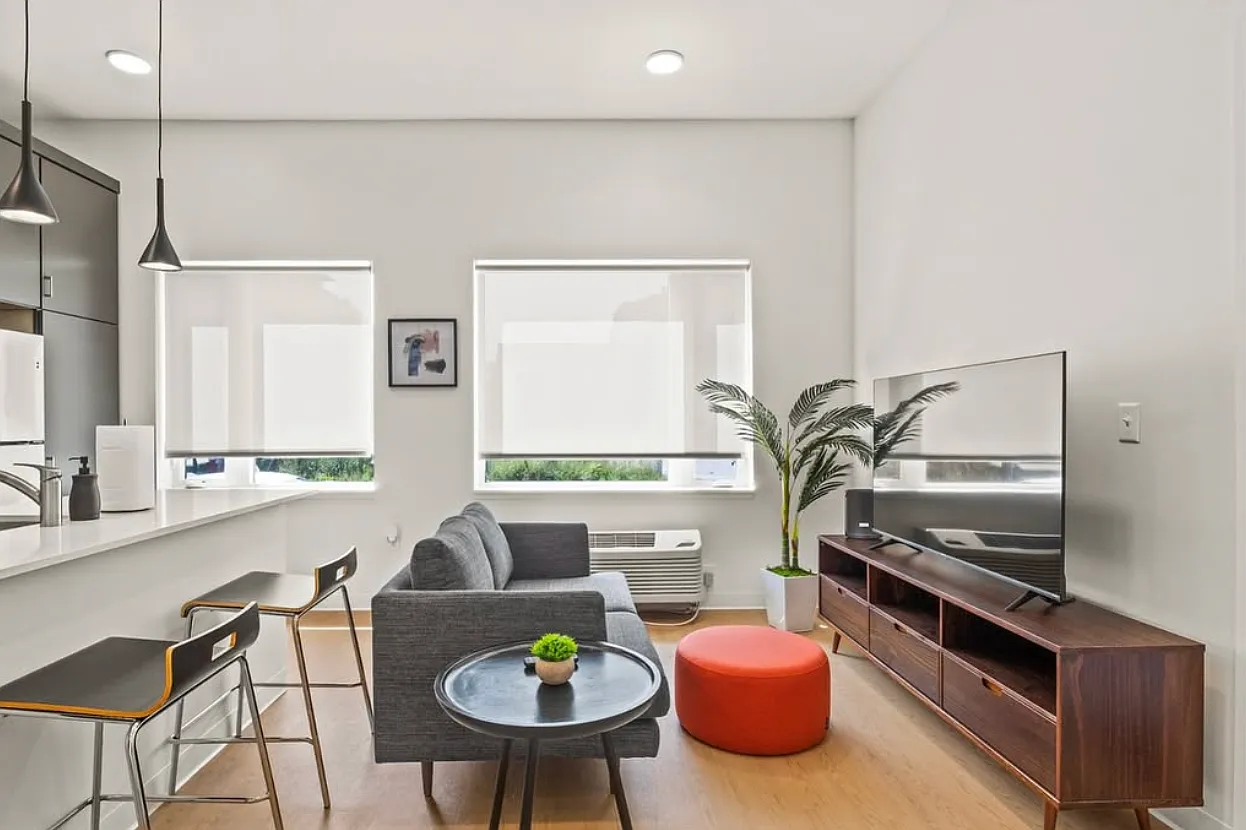 Michigan Place Apartments — Photo 2