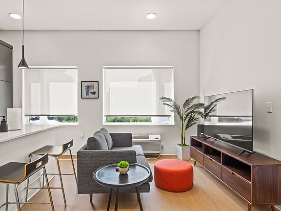 2nd image of 1145 Michigan Ave #1692db156