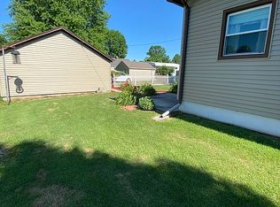 1004 N Sparta St, Steeleville, IL 62288