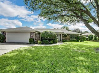 7404 Windhaven Rd, North Richland Hills, TX 76182