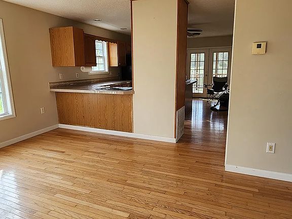 4th image of 17500 Annie Ln