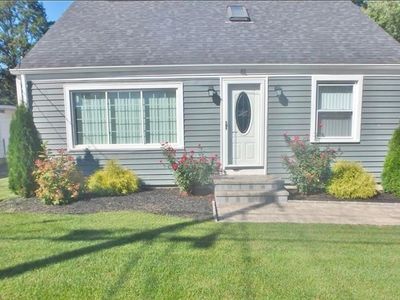 81 Allen Ave, Cranston, RI, 02910