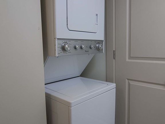 5th image of 1304 Elliott Dr APT 110