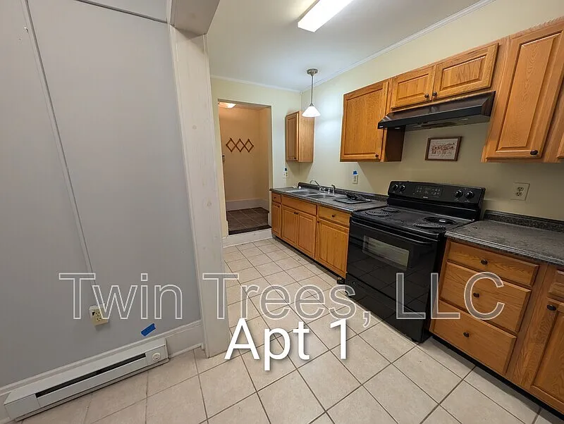 2 bed, 1.0 bath, 600 sqft, $900 — Photo 2