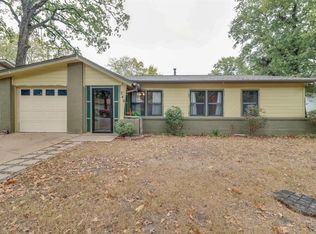 740 W Redbud Dr, Hurst, TX 76053