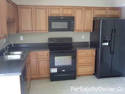 New cabinets & appliances
						:
						Completely new kitchen!
