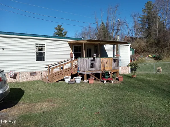 103 Bug Rd, Pounding Mill, VA 24637