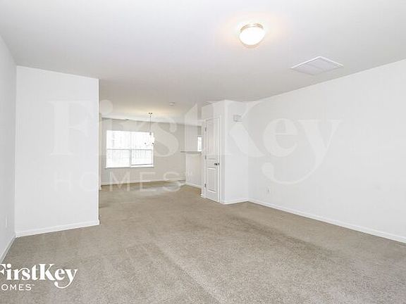 3rd image of 1902 Porter Hill Dr