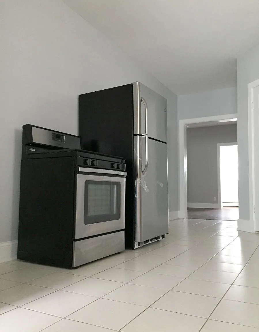 1 bed, 750 sqft, $2,300 — Photo 3