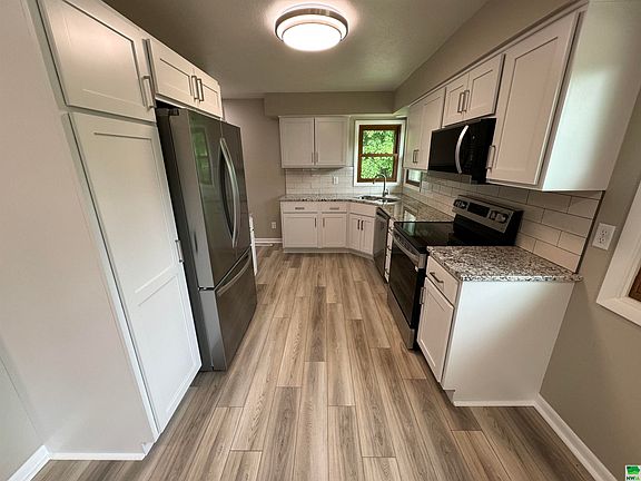 5th image of 4812 Laurel Ave