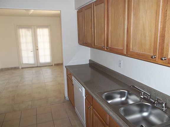 3rd image of 3676 Waikiki Ave