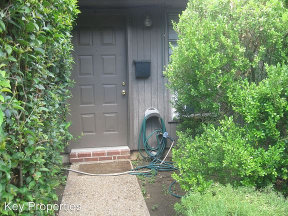2nd image of 4905 El Campo Ave APT A