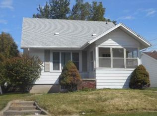 218 W Avon St, Freeport, IL 61032