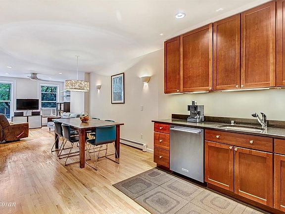 3rd image of 215 Park Pl APT 3