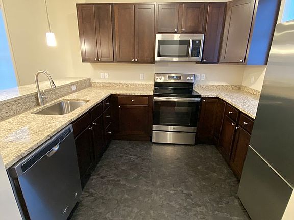 5th image of 115 Bayberry Cir #102