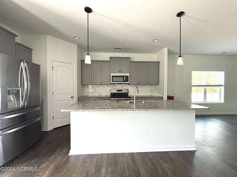 885 Carolina Rd — Photo 8