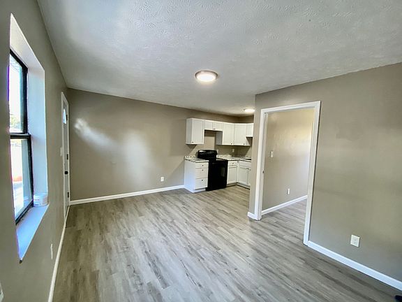 2nd image of 1530 & 1540 Elm St #2