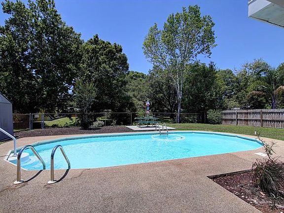 4th image of 1019 Woodbrook Dr