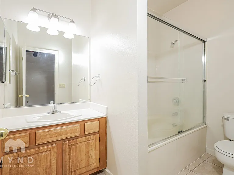900 S Meadows Pkwy #822 — Photo 15