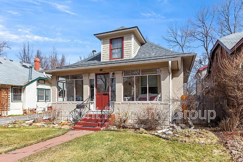 4 bed, 2.0 bath, 1736 sqft, $3,000 — Photo 4