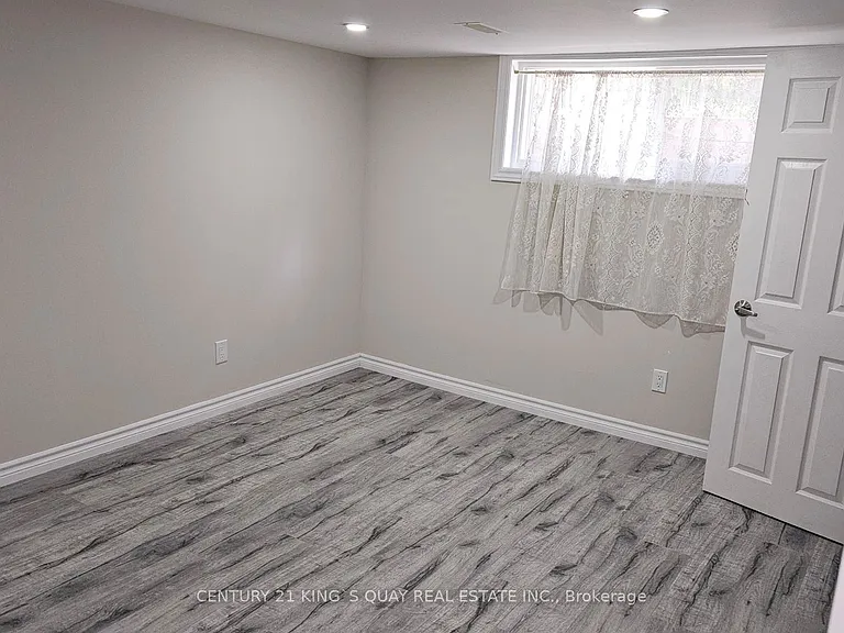 498 Wilson Rd S #BASEMENT — Photo 6