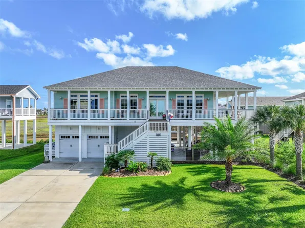 9207 W Bay Rd, Galveston, TX 77554