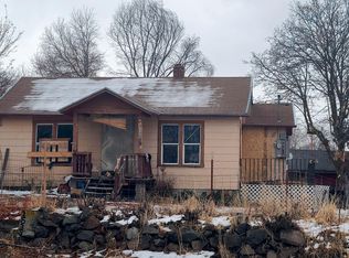 1533 Riverside Dr, Klamath Falls, OR 97601