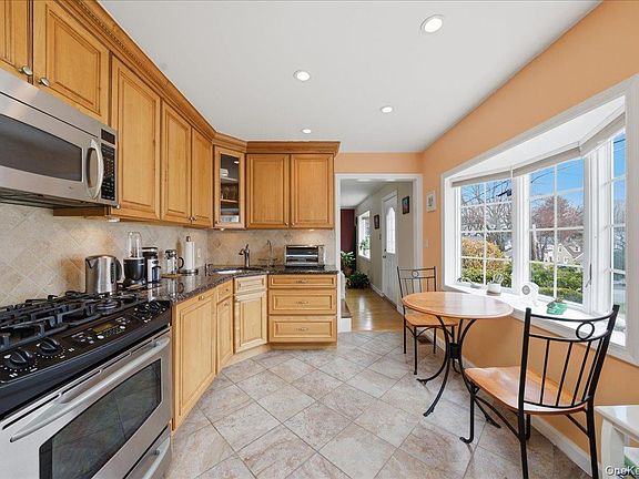 3rd image of 30 Keystone Road