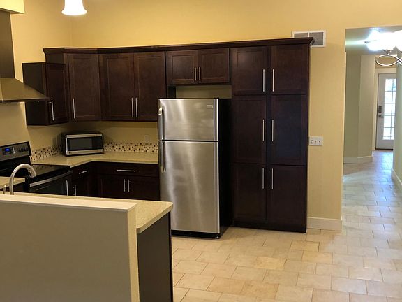 4th image of 1019 Moreland St