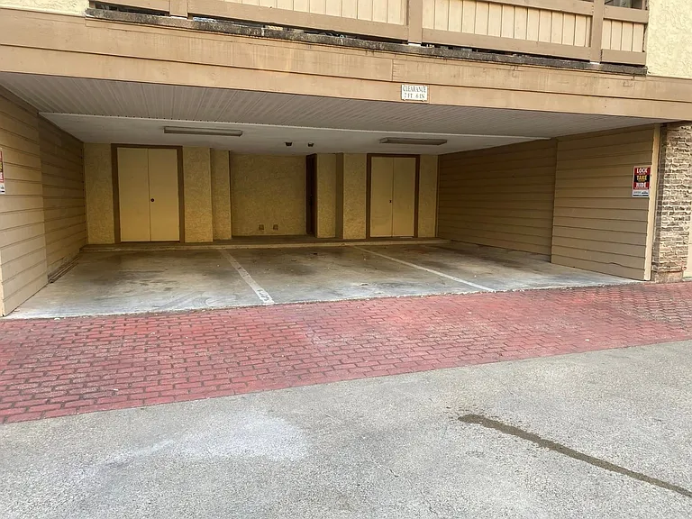 7640 W Greenway Blvd #2C — Photo 12