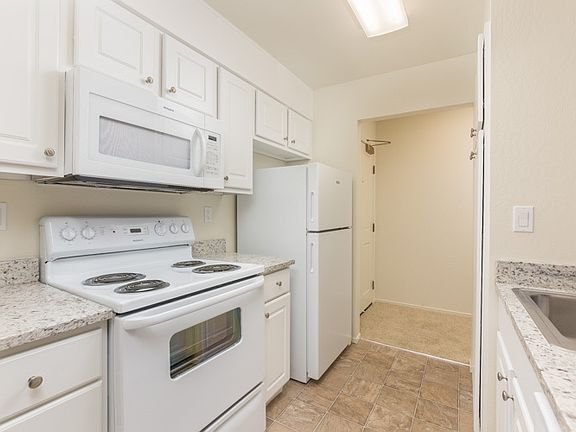 3rd image of 1336 Boulevard Way #7