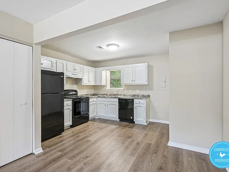 508-512 East Harden Street — Photo 17