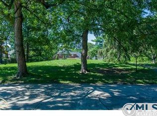 2540 Wendover Rd, Bloomfield Hills, MI 48302