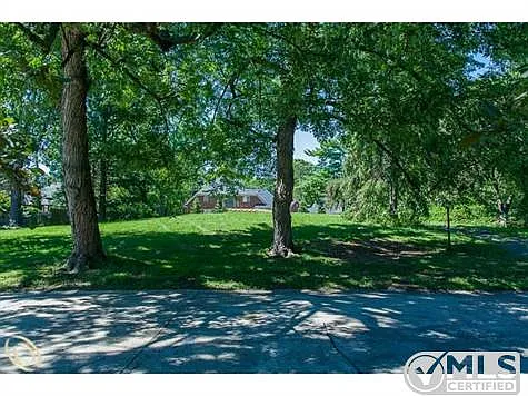 2540 Wendover Rd photo 1