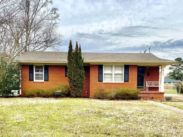 817 Chambers Dr NE, Huntsville, AL 35801
