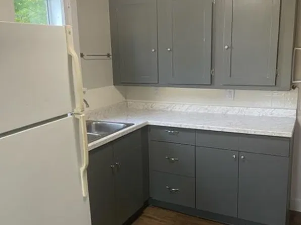 1360 S Arch Ave APT 1, Alliance, OH 44601