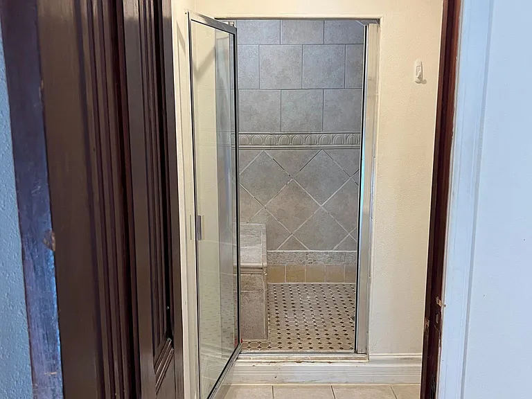 639 Georgia St — Photo 11