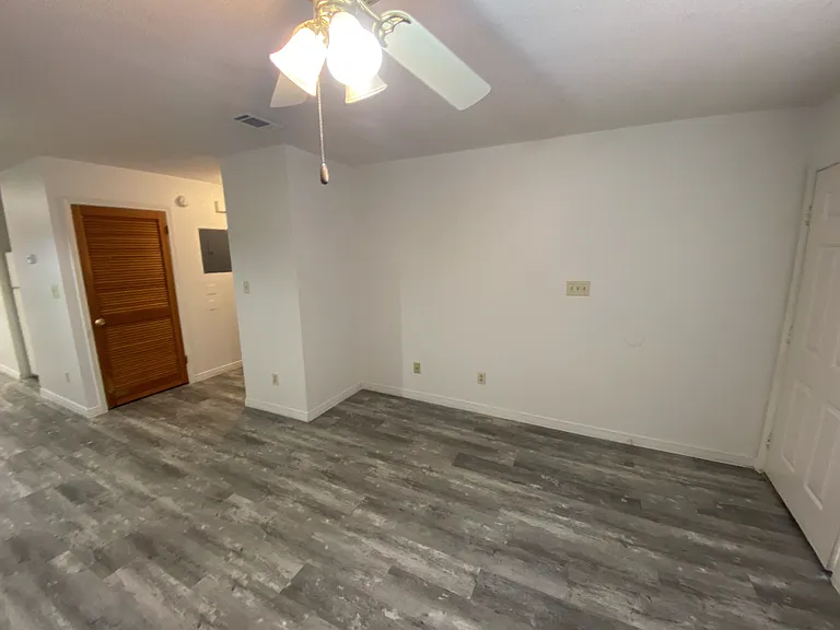 2807 Bradford Pl NW #4 — Photo 3
