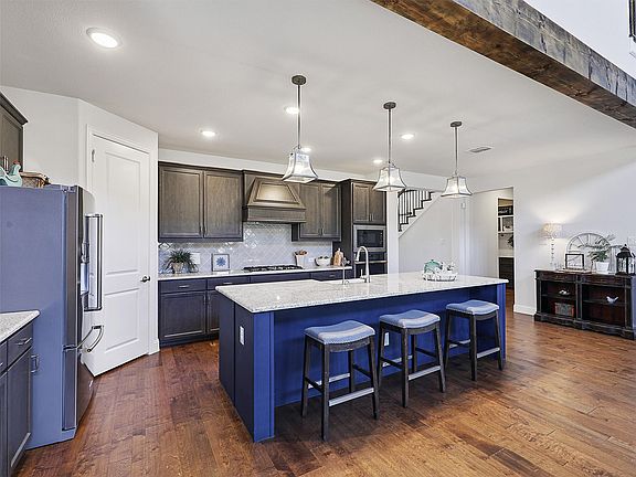 3rd image of 2204 Chippewa Hls