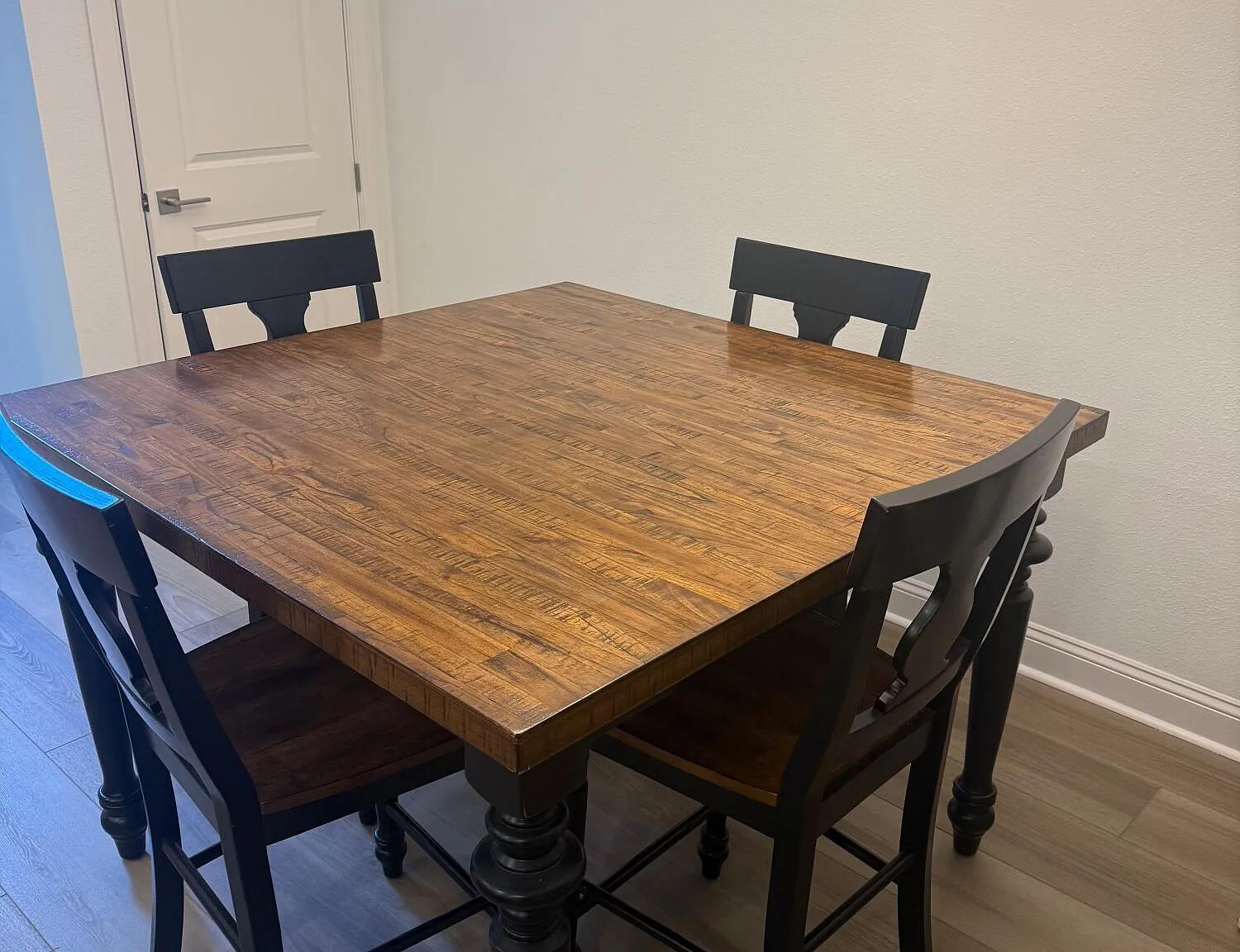 3 bed, 2.5 bath, 2018 sqft, $3,145 — Photo 2