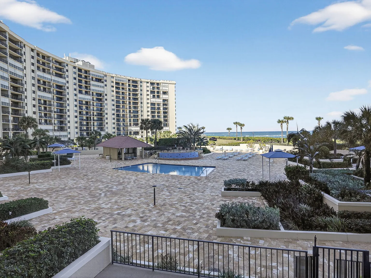 2 bed, 2.0 bath, 1170 sqft, $3,200 — Photo 3