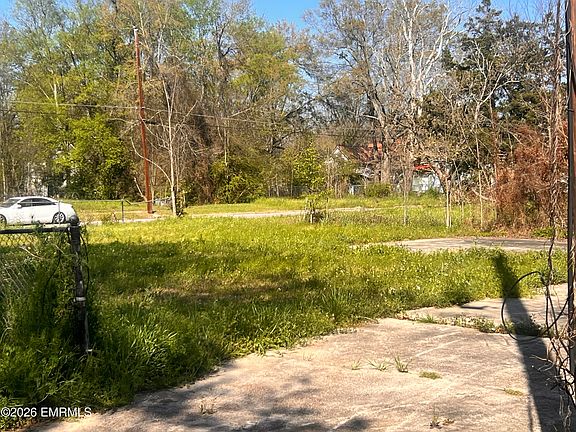 4th image of 4025 Hooper St