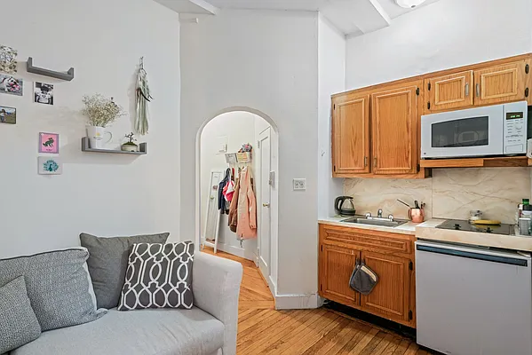 Rented by Oxford Property Group | media 12