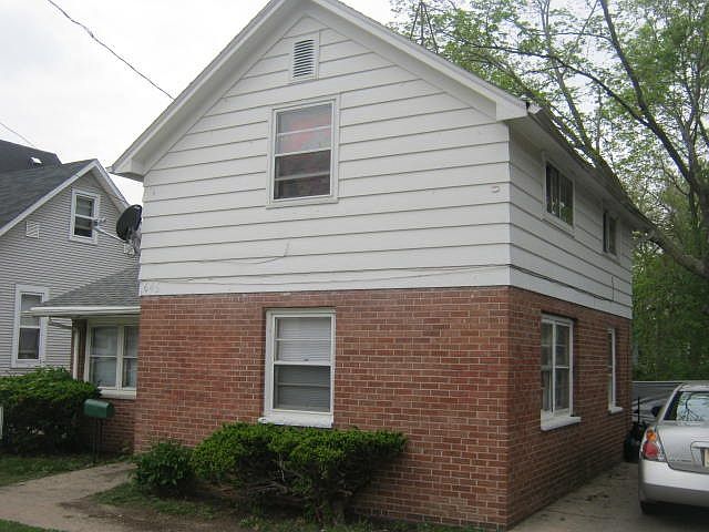 2nd image of 646 Oak St