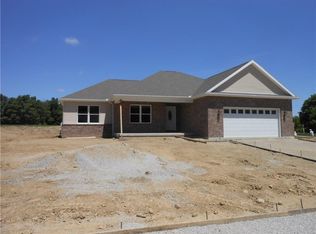 1060 Winter Ridge Dr, Sidney, OH 45365